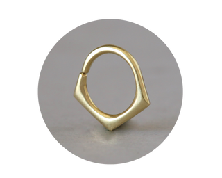 Triangle3 - Geomtric Solid Gold Seamless Ring