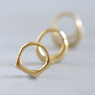 seam or seamless rings in 14k gold