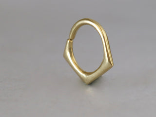 Triangle3 - 14k Gold Septum Ring